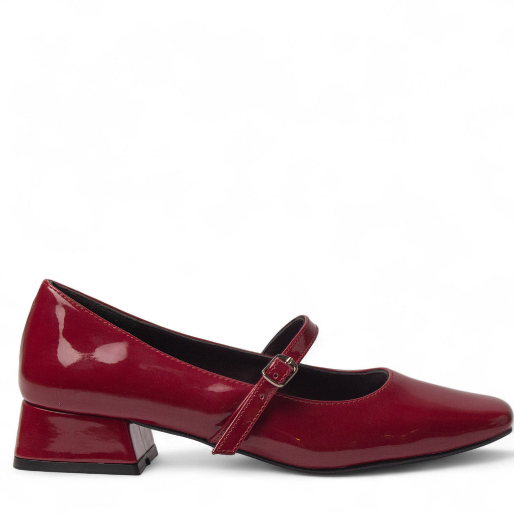 Streamlined Commuter Leather Shoes