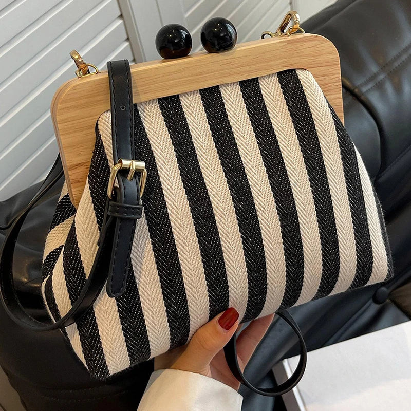 Classic Hobo Structured Card Wallet