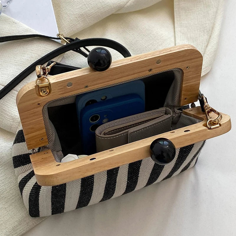 Classic Hobo Structured Card Wallet