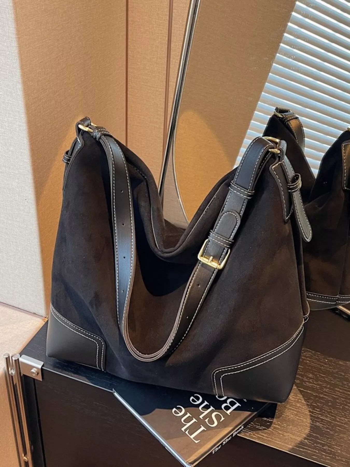 Modern Adjustable Strap Shoulder Bag