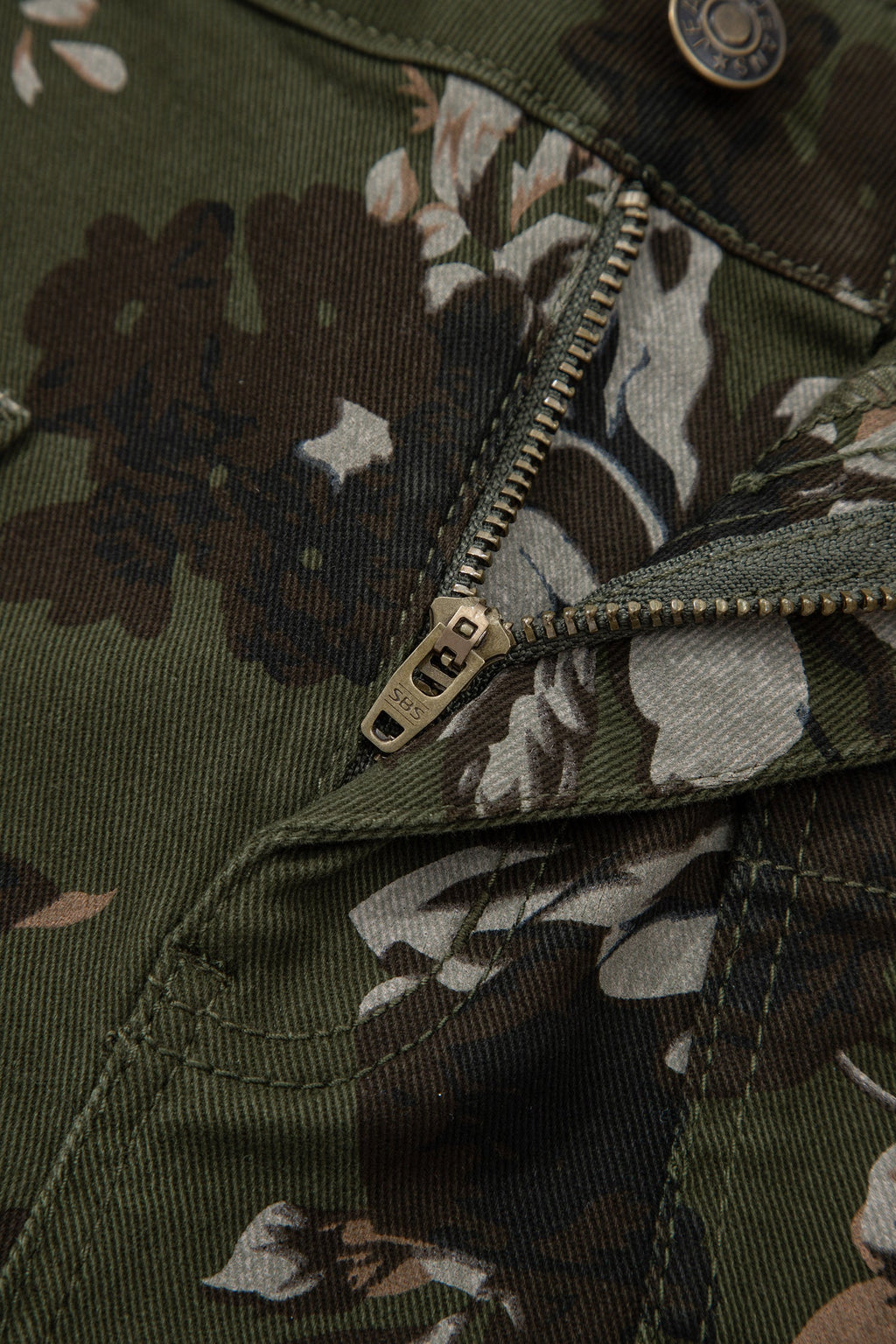 Raw Hem Patch Pocket Floral Print Jeans