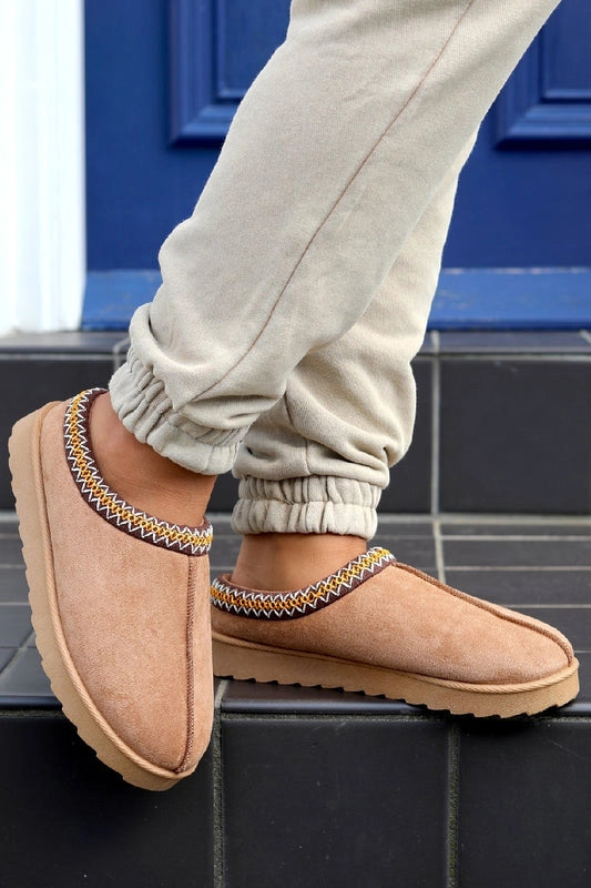 Airy Casual Shoes