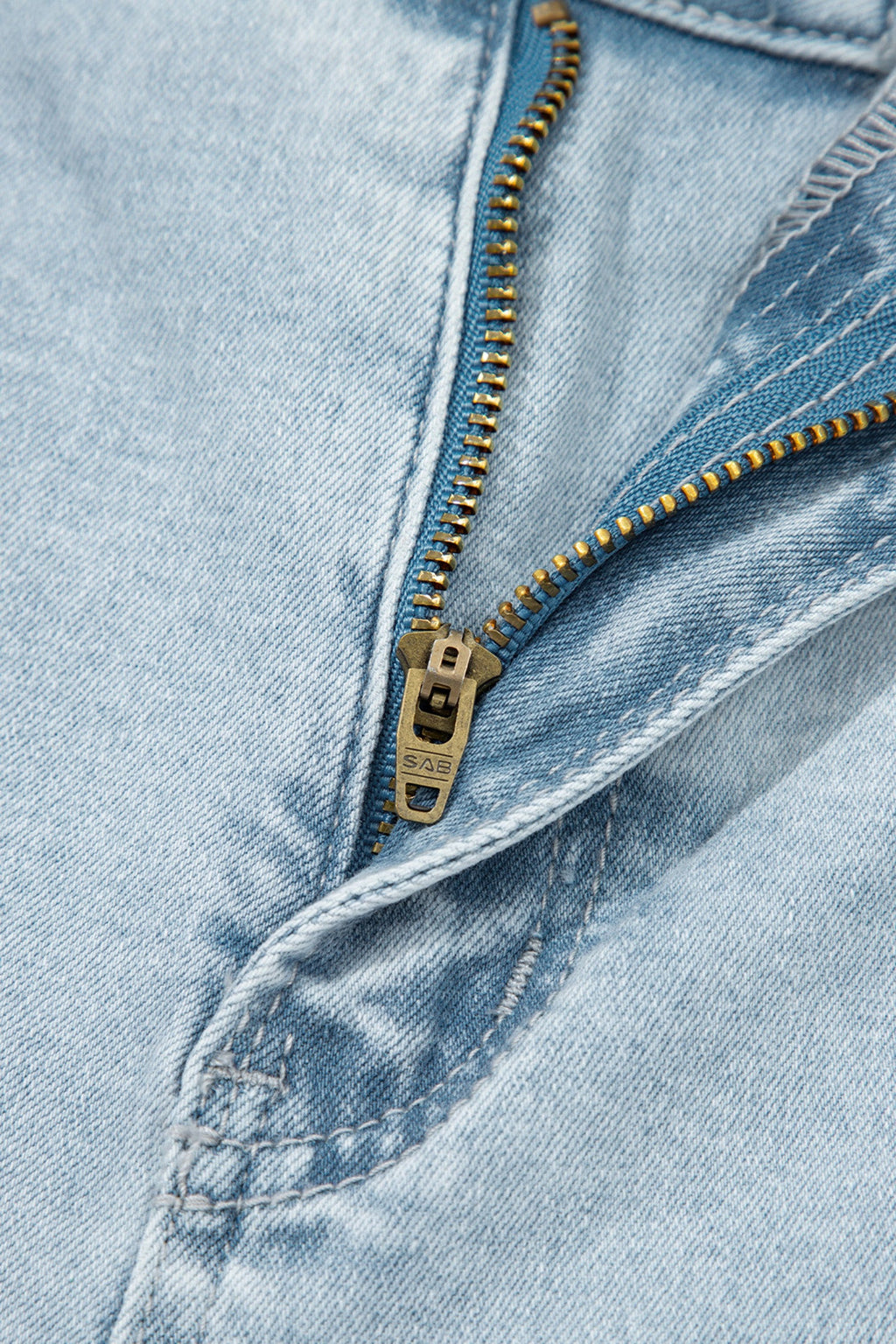 Everyday Frayed Cropped Straight Jeans