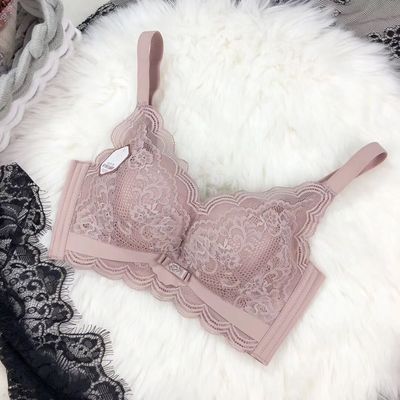 Plus-Size Wireless Lace Push-Up Bra