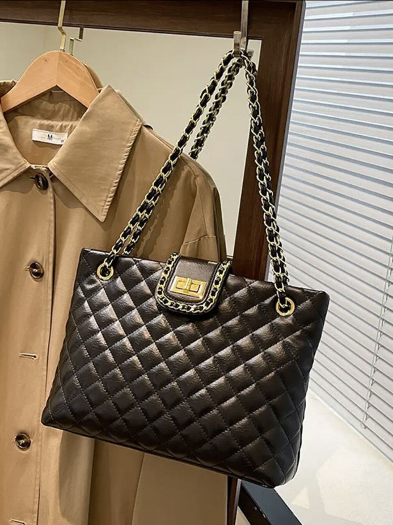 Quilted Chain Strap Shoulder Bag