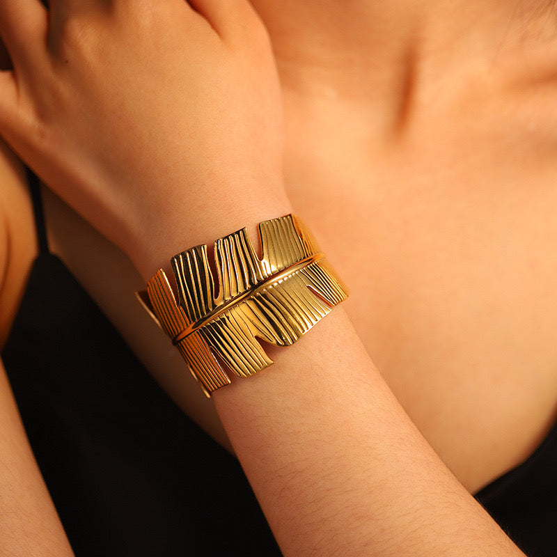 Streamlined Cuff Statement Fashion Bracelet